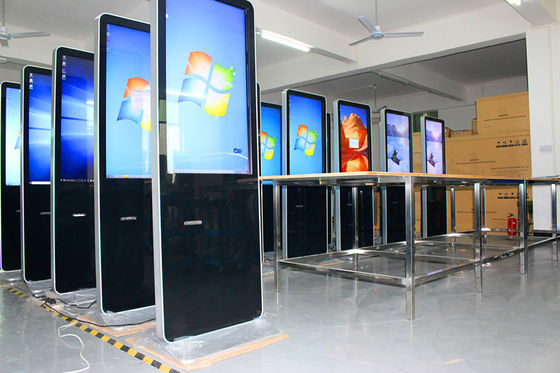 الصين 42 بوصة 55 بوصة شاشات الكريستال السائل الرقمية لافتات مخصصة مقبولة مع محطة الشحن المزود