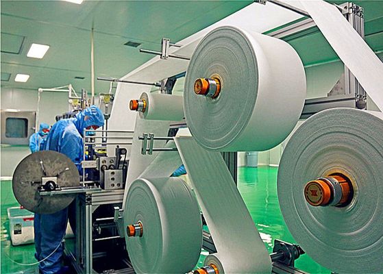 الصين آلة قناع الوجه الجراحي منخفضة الضوضاء / خط إنتاج قناع الوجه 220V المزود